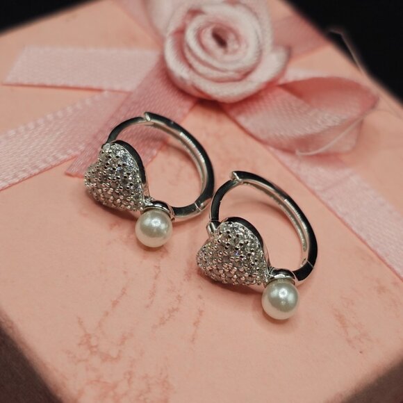 Sterling Silver 925 Rhodium Plated Heart Clear CZ Synthetic Pearl Hoop Earrings - Picture 2 of 12